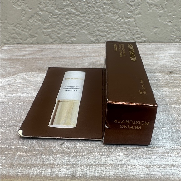 $5 🌙 HOURGLASS Illusion Priming Moisturizer 3.7ml NEW - Picture 3 of 4